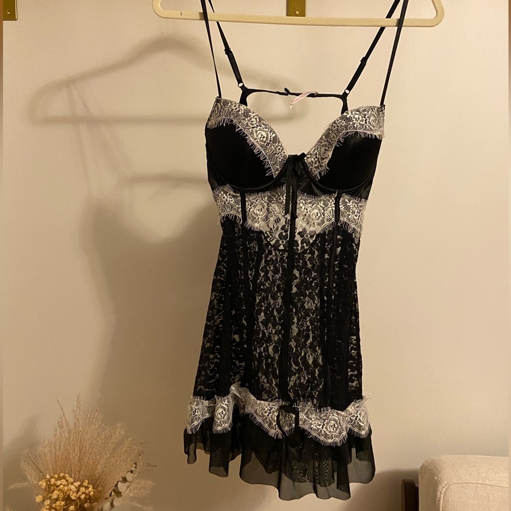NWOT- Sexy Black & White Lace Teddy/Slip Dress/Halloween Maid Lingerie 38C